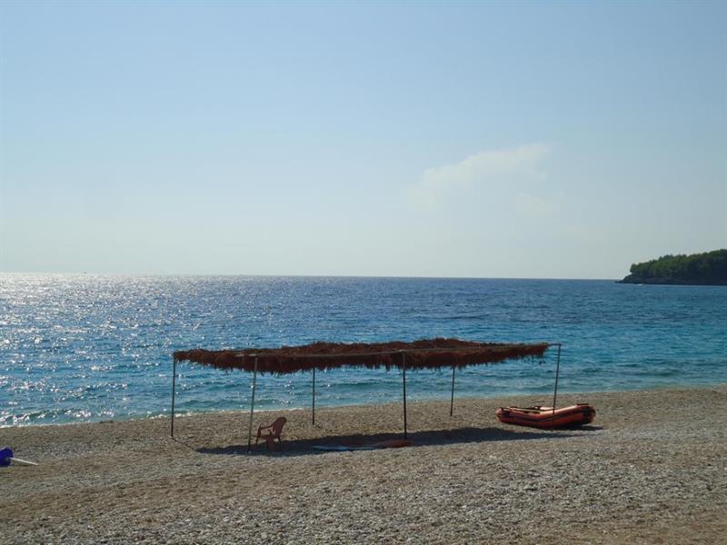Rondos Hotel Himare Buitenkant foto