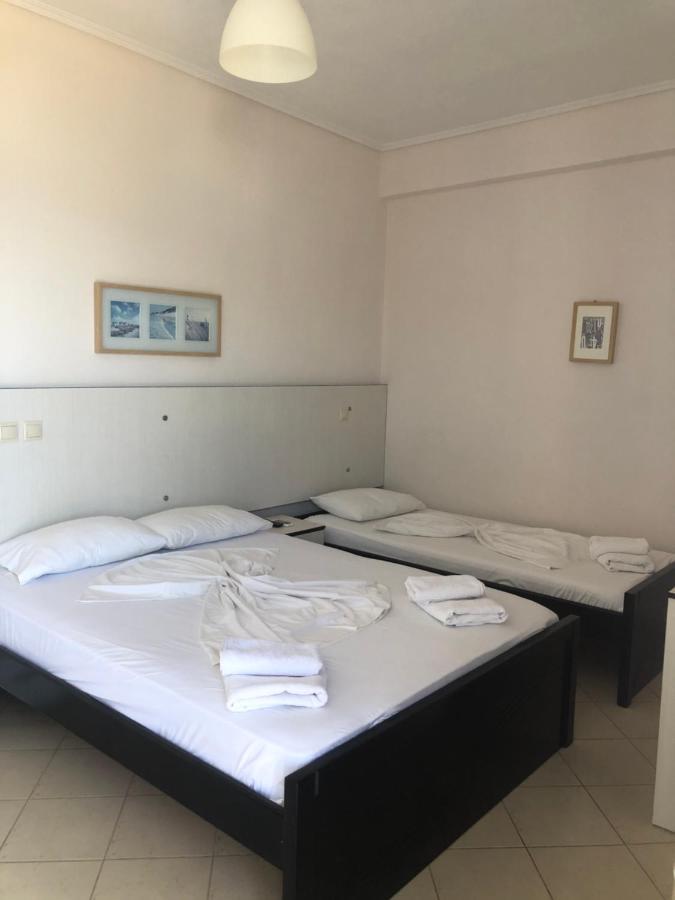 Rondos Hotel Himare Buitenkant foto