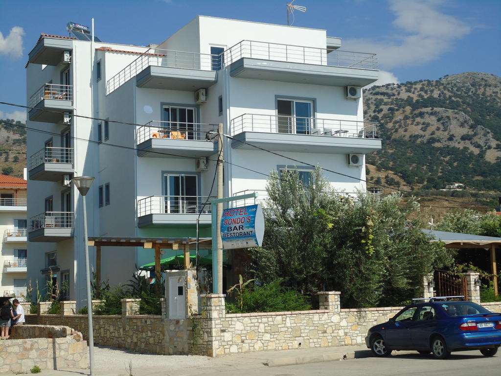 Rondos Hotel Himare Buitenkant foto